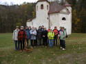 Před kostelem sv. Jana Křtitele