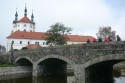 Most přes Vlčavu s jezuitskou kolejí