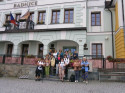 Před radnicí