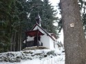Kaple nad naším hotelem při příjezdu